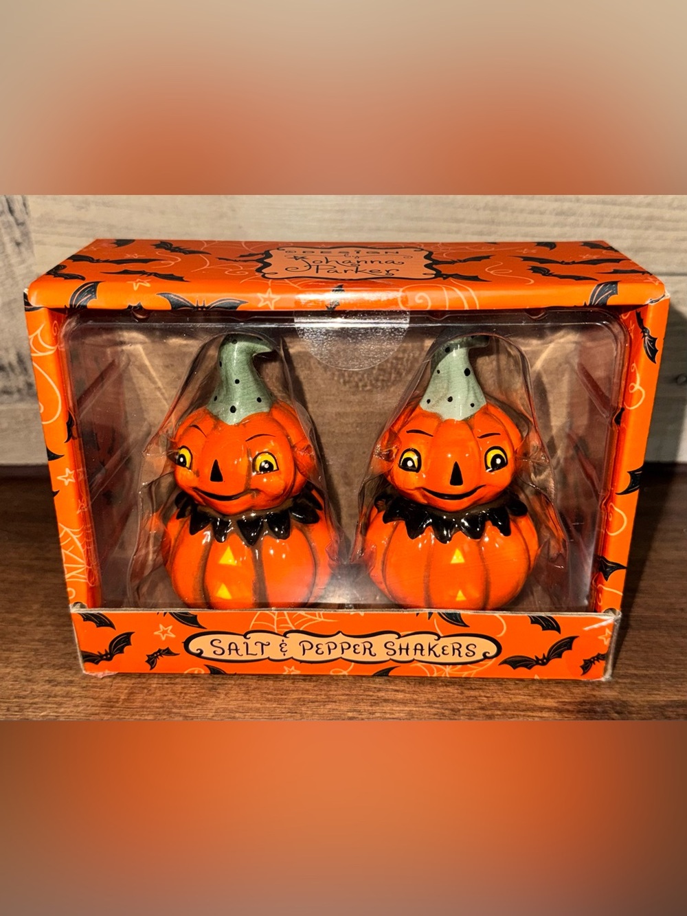 😘 Johanna Parker Pumpkin Halloween Salt and Pepper Shakers Vintage Style Set New